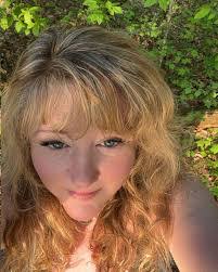 Melissa Sievert's Instagram, Twitter & Facebook