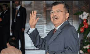 Contoh soal pilgan teks anekdot beserta jawabannya.bacalah setiap soal dengan teliti. Biografi Singkat Jusuf Kalla Dalam Bahasa Inggris Dan Arti