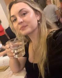 Everything is Rom(e)antic, European Summer Part 1 Memories:, 1. Climbing  the Spanish Steps (and sitting