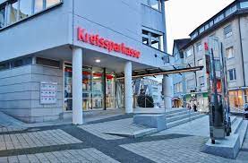 Kreissparkasse goeppingen, goeppingen, find swift bic code / routing number for any bank for wire transfer Uberfall Auf Backnanger Kreissparkasse Weitere Taterfotos Veroffentlicht Bank Setzt Belohnung Aus Rems Murr Kreis Stuttgarter Nachrichten