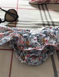 Kiabi vous propose différents produits pour équiper votre enfant pour la piscine ou la plage. Maillot De Bain Bebe Liberty Betsy Porcelaine 12 Mois A Salut Germain Les Arpajon Occasion Cyrillus Seconde Histoire