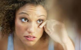 Custom vs. Stock Prosthetic Eyes: Fit, Comfort, and Look