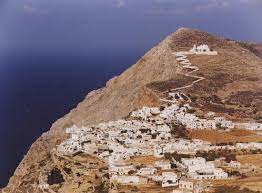 C'est l'île la plus élevée des cyclades, mais aussi la plus fertile avec des vallons plantés d'oliviers, de. Folegandros Chora Bild Von Folegandros Kykladen Tripadvisor