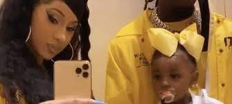 All galleries and links are provided by 3rd parties. Cardi B Sa Fille Kulture Tente De La Maquiller Et C Est Hilarant Mce Tv