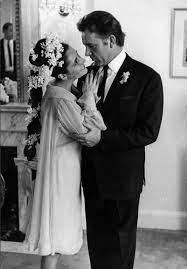 John warner was a powerful figure in the u.s. Elizabeth Taylor S 8 Wedding Dresses In Photos
