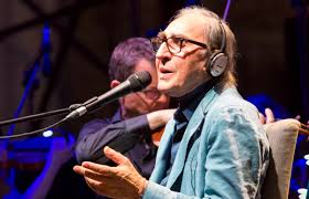 Battiato, che oggi compie 74 anni, parla in occasione del 20. Franco Battiato Moglie E Figli Tutto Sulla Vita Privata Nemico Della Castita