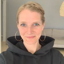 Hi, I'm Rebecca. This is my unfiltered face. For those who are new here,  here are some things about me: .. I'm a brand strategist, yoga teacher and  YouTuber. But that's not