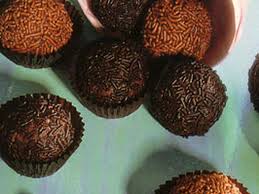 Recette De Truffes Au Chocolat Et Aux Amandes Recette Truffes Au Chocolat Truffe Recette Chocolat