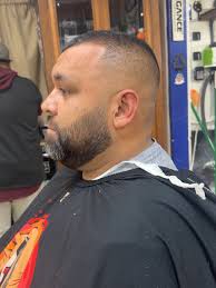 San Antonio Barbers Create Viral Haircuts for a Trendy Look #barber #haircut