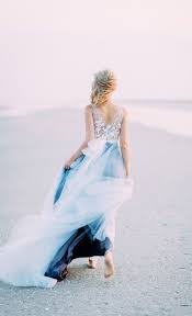 25 Intimate Boho Themed Summer Beach Wedding Ideas Elegantweddinginvites Com Blog In 2020 Kennedy Wedding Dress Burgundy Bridesmaid Dresses Ball Gowns Wedding