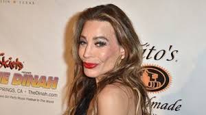 Taylor Dayne reveals colon cancer diagnosis