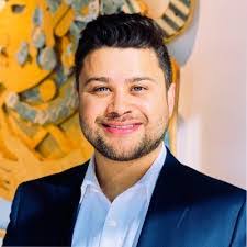 Kevin Comeaux's Instagram, Twitter & Facebook