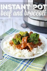 Add the beef, soy sauce, brown sugar, broth, sesame oil, pepper, ginger, garlic, sriracha sauce in the slow cooker and mix it all together. Pressure Cooker Beef And Broccoli Instant Pot Ninja Foodi