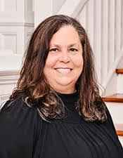 Lori Tuttle's Instagram, Twitter & Facebook