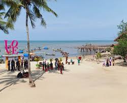 Harga tiket masuk pantai m beach (foto: Wisata Pantai Tuban Dengan Pemandangan Pantai Terbaik Sanjaya Tour