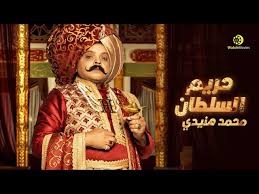 وبدأ هنيدى انطلاقته فى عالم البطولات السينمائية فى أواخر التسعينات مع فيلم صعيدى فى الجامعة الأمريكية فى مسيرة استكملها بسلسلة طويلة من الأفلام منها همام في أمستردام، وبلية ودماغه العالية، وصاحب صاحبه مع أشرف عبد الباقي. Lvanmu0uezl3tm
