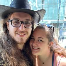 So I've ordered bread flour and yeast But how do you make the starter? Then  how do you store the starter afterwards? Feedings? Basically tell me  EVERYTHING. I have never made bread