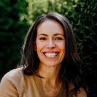 Abbie Bard's Instagram, Twitter & Facebook