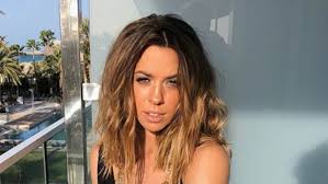 Zuvor hatte sie ihren vater, den in kroatien geborenen musiker, gelegentlich mit dem tamburin begleitet. Vanessa Mai Seite 4 Intouch