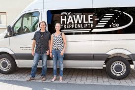 Nur ein halbes jahr später ziehen sie zusammen, 2002 möchten sie ihr eigenes nest errichten. Hawle Treppenlifte Und Zuhause Im Gluck Hawle Treppenlifte Treppenlift Gerade Treppen Treppenlifte Kurventreppen Treppenlift Fur Aussen