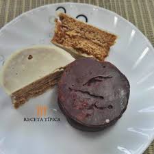 Como Hacer Alfajores De Maicena No Pararas De Comerlos Receta En 2020 Recetas De Comida Recetas Colombianas Postres
