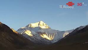 Chinese Install 5g And Live Webcam Coverage On Everest Mountain Planet