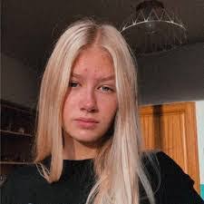 Perla Arriola's Instagram, Twitter & Facebook