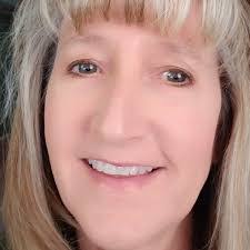 Laura Hendrickson's Instagram, Twitter & Facebook