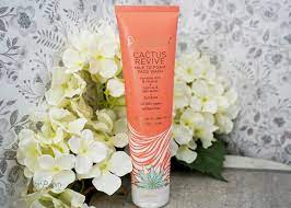 Fortified with cactus oil, vitamin e and coconut. Get On My Face Pacifica Cactus Revive Milk To Foam Face Wash Review Bella Noir Beauty