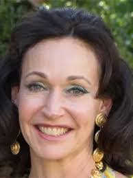 Jennifer Rowlands's Instagram, Twitter & Facebook