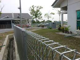 Variasi dengan pagar besi, pagar beton batu bata, pagar cor. Terpopuler 26 Pagar Rumah Kos Sederhana