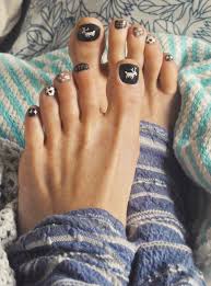 Lindo y fácil es el diseño que hoy en bellezaypeinados te enseñaremos a hacer ,este modelo es muy tierno y divino ideal para las niñas y para todas las edades ,te aconsejo no perderte este paso a paso. Https Xn Uasdecoradas 9gb Co Pies