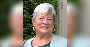 Dina Christopher's Instagram, Twitter & Facebook