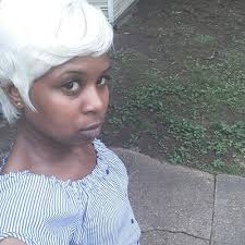 Lynette Garner (@imdestnd4gr8nes)