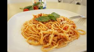 Paste de casa cu sos de ciuperci, spaghetti alla matricciana, spaghetti cu brocolli, paste cu sos de ardei copti lasagna cu zucchini, brânzeturi și roșii cherry, rețetă pas cu pas. Spaghete Bolognese Paste Cu Sos Bolognese Alina In The Kitchen Youtube