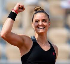 Είμαι πολύ καλά στα προσωπικά μου. Maria Sakkarh Zeygari Me To Gio Toy Kyriakoy Mhtsotakh Ta3idepse Mexri To Parisi Gia Na Th Dei Lifebuzz Gr