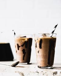 3 Ingredient Cold Brew Mocha You Ve Been My Summer Fling No Weird Syrups Just Wholesome Smooth Mokka Rezept Schokoladenkaffee Schokoladen Rezepte