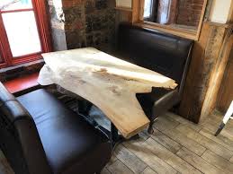 Découvrez tous nos diy imaginés pour vous, conçus par vous. Un Dessus De Table En Bois Massif Brut Picture Of Beclub Bistro Bar Quebec City Tripadvisor