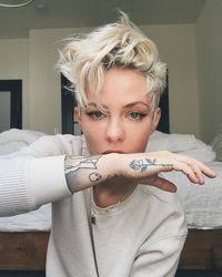 Anna Sara Longo (annasara3)