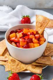 Des Fraises Sucrees Et Des Ananas Tropicaux Maries Ensemble Avec Un Peu De Sucre Et De Jus De Citron Font De Cette Salsa De F Fruit Salsa Fruit Pineapple Fruit