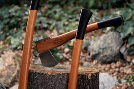 The 2 ¾ pound head provides enough heft for most types of cutting and splitting work, including felling large trees. Vario 2000 Universal Hatchet