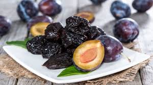 7 benefits of prunes the dry fruit