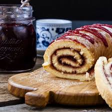 Gateau Roule A La Confiture Simple Recette Gateau Roule Gateau Roule Recette Roule A La Confiture