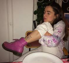 A dating site match goes really wrong in this troubling, funny graphic memoir. Moa Romanova On Instagram Uppdaterat Bloggen Ngra Ganger Senaste Tin I 2021 Instagram Tin Blogg