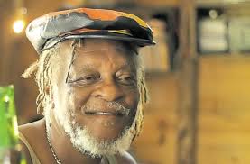 Greatness. May his soul rest in peacefull place in Zion #VaughnBenjamin  #AkaeBeka #TheVoiceOfTheMidnite #RestInZion #MayGodBlessYouAlways ❤💛💚☝️❤