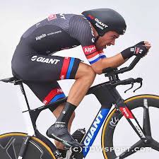 Finn denne og andre pins på ciclismo av crj. Tim De Waele On Instagram Impressive Winner Of Yesterdays Time Trial Tom Dumoulin Would Be Great To See This Guy On The Highest Podium Next Sunday Lavuelta