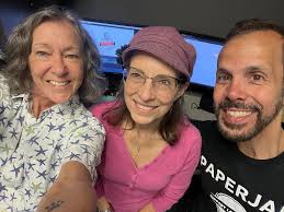 Dee and I will be mentioning our connection to this cat during our next Eye  Digress slot