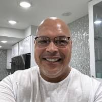 1300+ “Eric Diaz” profil