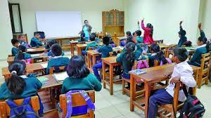 El pliego interpelatorio constó de 10 preguntas sobre la planificación a clases en 2021, el equipamiento con computadoras de las unidades educativas, el diagnóstico de las condiciones de. 2021 Educacion Asegura Clases Semipresenciales Con Apoyo De Plataformas Virtuales Y Programas De Radio Y Tv Periodico Ahora El Pueblo