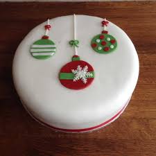 As part of our foundational techniques series, in this class, you'll learn how to cover a square cake with fondant and create sharp, clean edges. Christmas Cake Decorating Ideas Traditional Home Baking